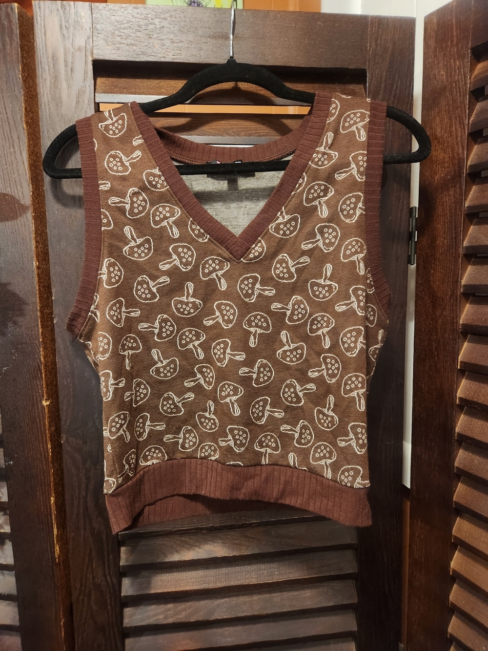 Brown Mushroom-Print Knit Vest